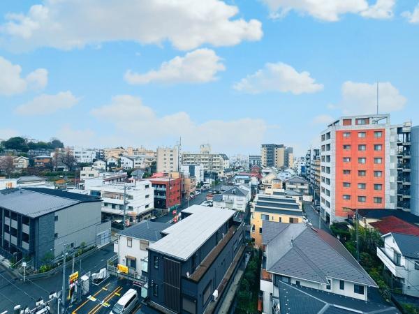 オープンレジデンシア横浜反町のその他|遠くまで続く青空を眺められる、開放感のある眺望です。
