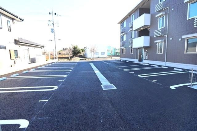 ルシアスの駐車場|駐車場