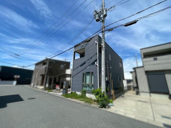 岩出市中黒　中古戸建の前面道路含む現地写真