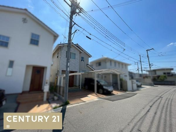 和歌山市神前　中古戸建の前面道路含む現地写真