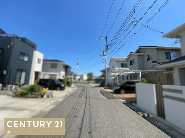 和歌山市神前　中古戸建の前面道路含む現地写真