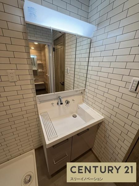 弁天3丁目中古戸建の独立洗面台