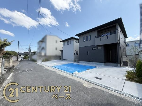 奈良市あやめ池南２丁目 １号棟 ／新築一戸建の前面道路含む現地写真|■現地撮影写真■前面道路は広々！駐車もラクラクです！
