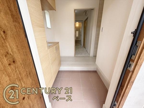 リーブルガーデン東九条町 １号棟 ／新築一戸建の玄関|■すっきりとした明るい玄関が家族・お客様をお出迎えします。
