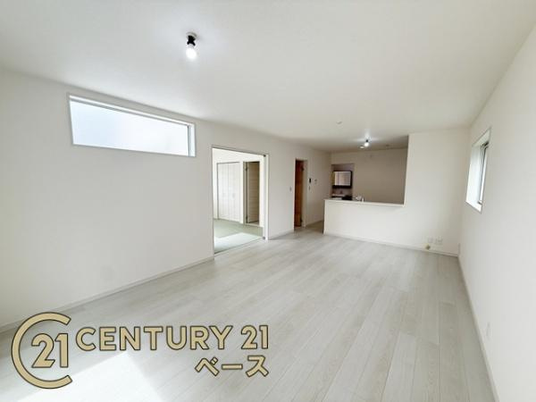 リーブルガーデン東九条町 １号棟 ／新築一戸建の居間・リビング|■ご家族でくつろいでいただける広々としたリビングです！
