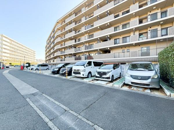 グランガーデン東戸塚の駐車場