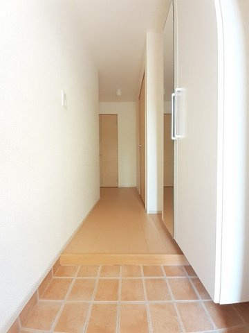 【玄関】 | レヴェランスＢ
