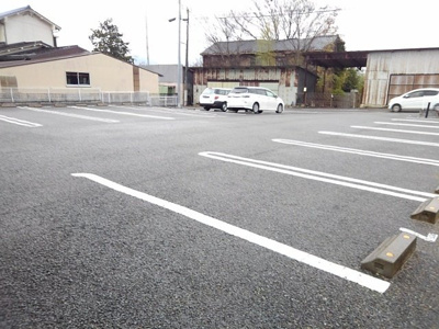 【駐車場】 | ヴァンクレーヴⅧ