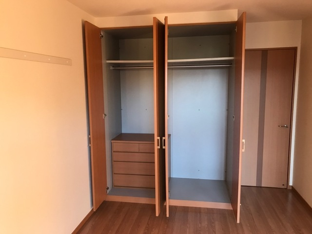 ロープン　ドロームの収納|南側洋室クローゼット