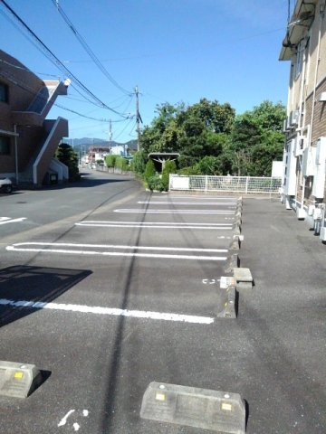 サウスウェーⅢの駐車場