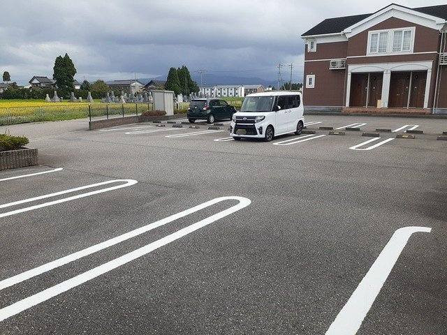 ヴィラ・セレーノ　Ｂの駐車場