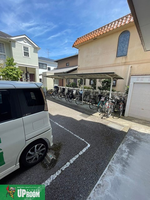 LIMPIAグランメールの駐車場