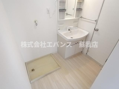 【洗面所】 | メゾン・アイランドＢ | 明るい洗面所です