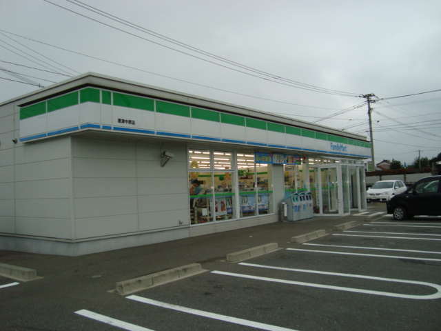 ＳＡＮ　ＶＩＬＬＡＧＥの周辺|ファミリーマートまで50ｍ