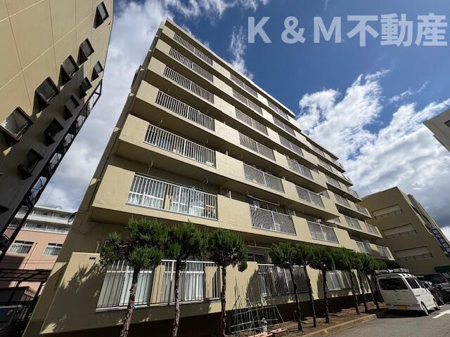 山口マンションの外観|落ち着いた雰囲気の外観です