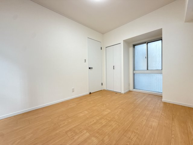 シャンブル東山の洋室|明るい洋室です