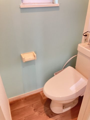 エステートピアのトイレ|落ち着いた色調のトイレです
