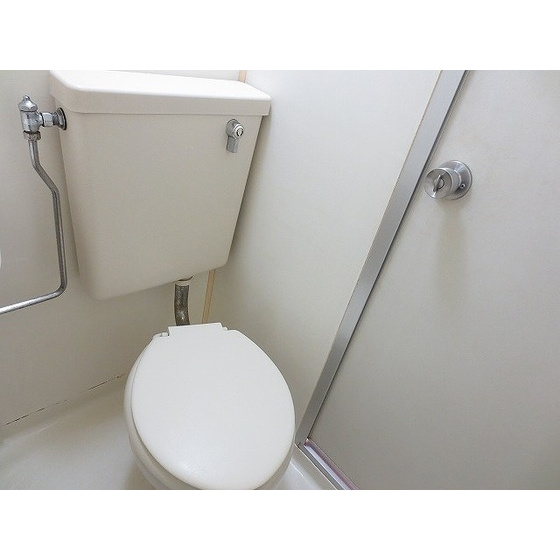 アーバンフラッツのトイレ|落ち着いた色調のトイレです