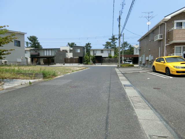 メディオ・コルソＢの周辺