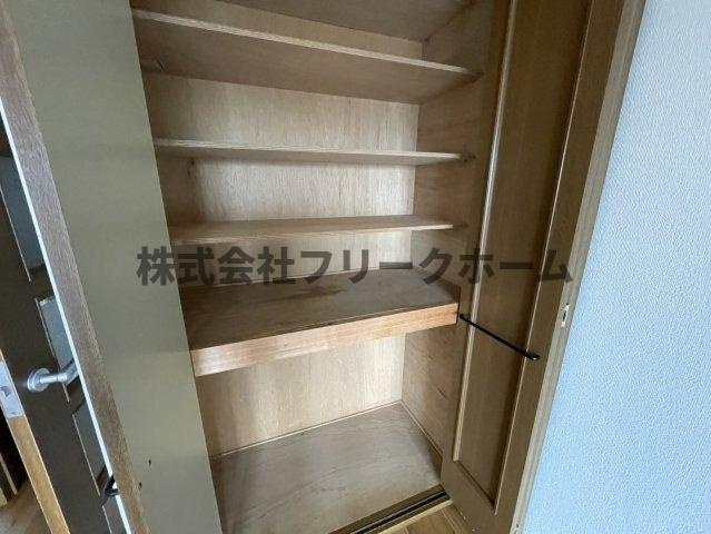 三鷹市上連雀１丁目の賃貸マンションの収納