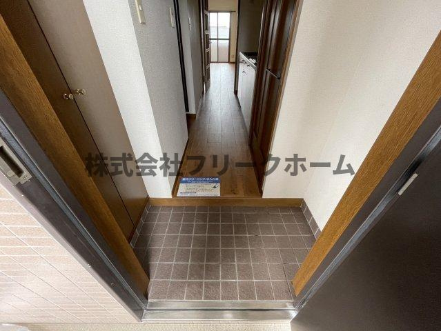 三鷹市上連雀１丁目の賃貸マンションの玄関