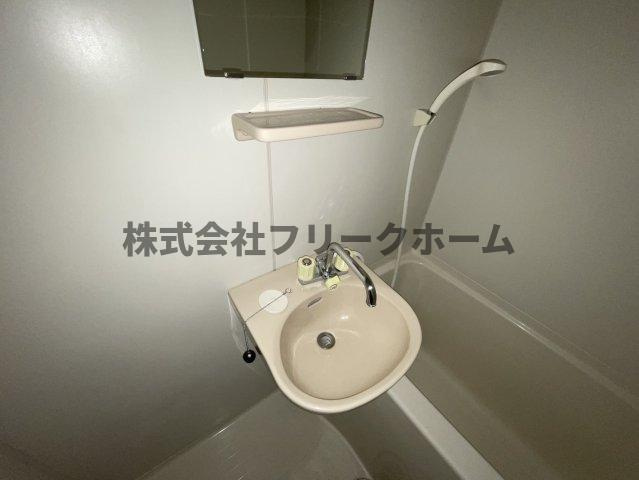 三鷹市上連雀１丁目の賃貸マンションの洗面所