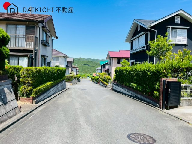 【前面道路含む現地写真】 | 日高市横手2丁目　中古戸建