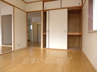 広島市安佐北区可部南１丁目のアパートの収納