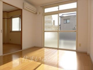 広島市安佐北区可部南１丁目のアパートの居間・リビング