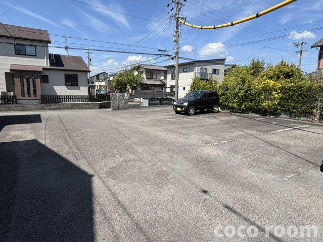 サンビレッジ西焼津Aの駐車場