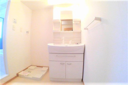クレメント大江の洗面所|忙しい朝には欠かせない洗面所です
