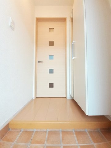 ソレイユフィールドⅢの玄関|シンプルで使いやすい玄関です