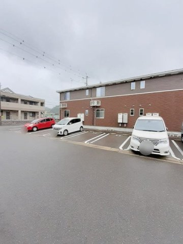 ソレイユフィールドⅢの駐車場|駐車場があるので、車を買う予定の方も安心です