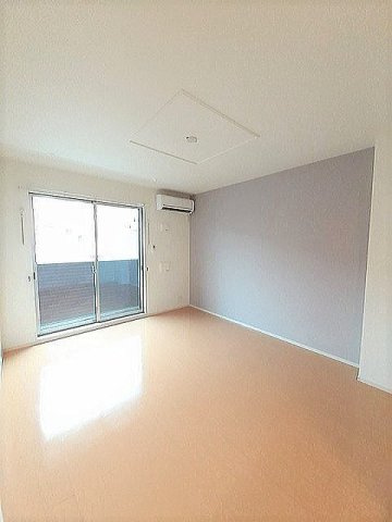 ソレイユフィールドⅢの居間・リビング|使いやすい居間です
