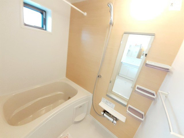 サニーガーデンⅠの浴室|落ち着いた空間のお風呂です