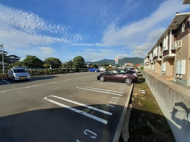 リシェス　Ｂの駐車場|駐車場があります