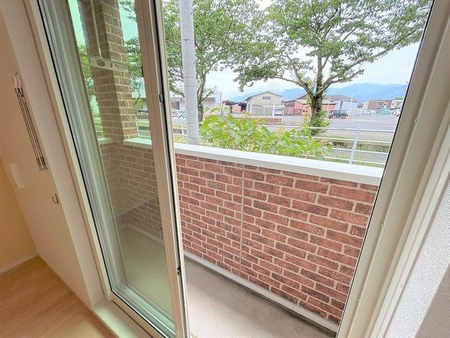 ジュネス原Ⅱ　Ａのバルコニー|開放的で明るい空間を演出してくれるバルコニーです