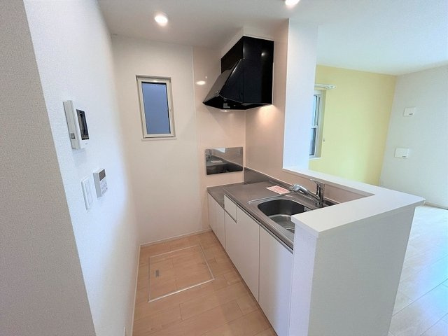 ジュネス原Ⅱ　Ａのキッチン|コンパクトなキッチンで掃除もラクラク