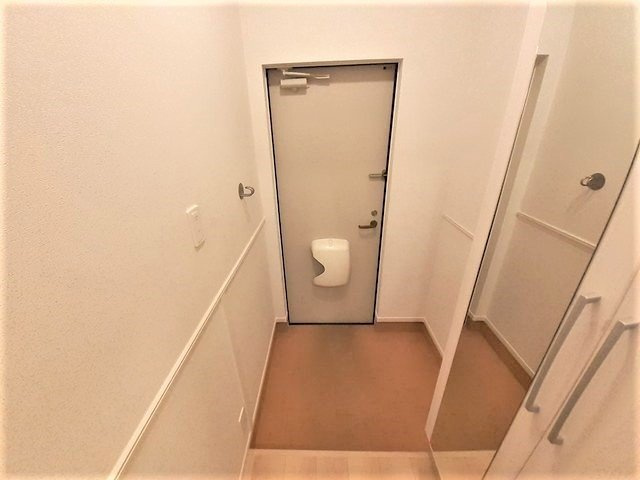 セル　キューブの玄関|収納もある玄関です