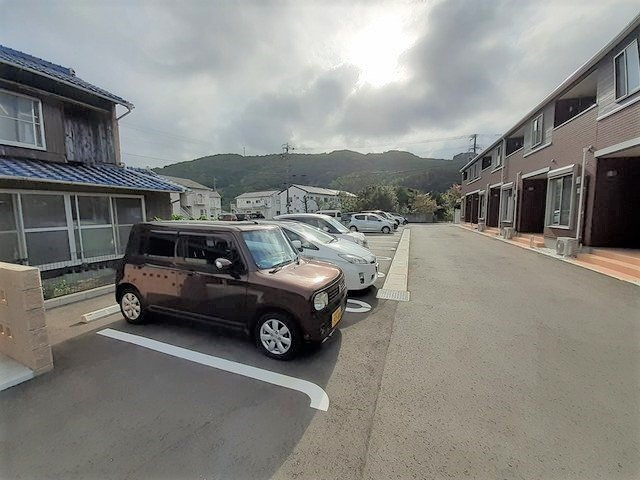 セル　キューブの駐車場|駐車場に車を止められます