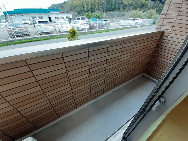 セントポーンズ唐津Ａのバルコニー|暖かな日差しのふりそそぐバルコニー
