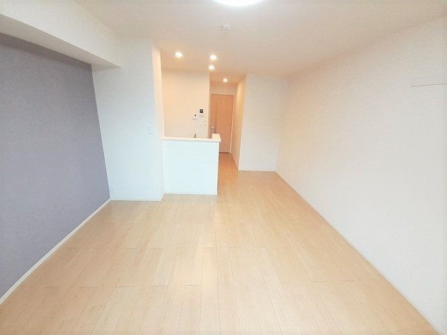 セントポーンズ唐津Ａの内装|明るい室内です