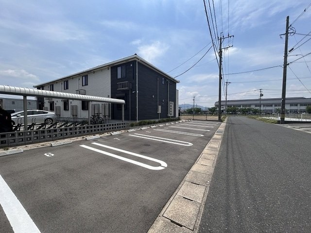 アルページュ　Ａの駐車場|駐車場があります