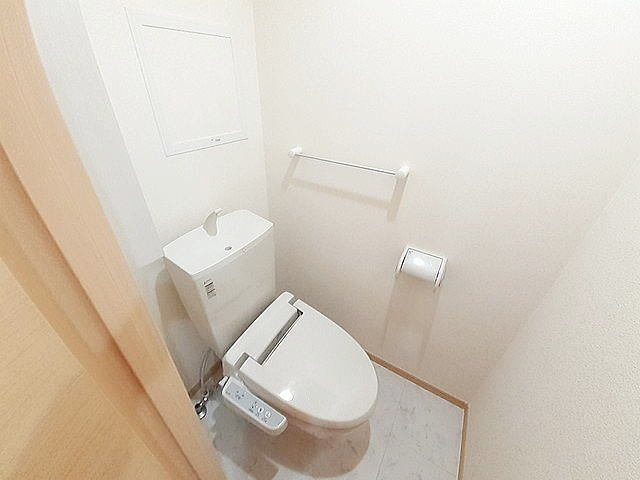エテルノ　フィオーレ　Ｂのトイレ|落ち着いた色調のトイレです