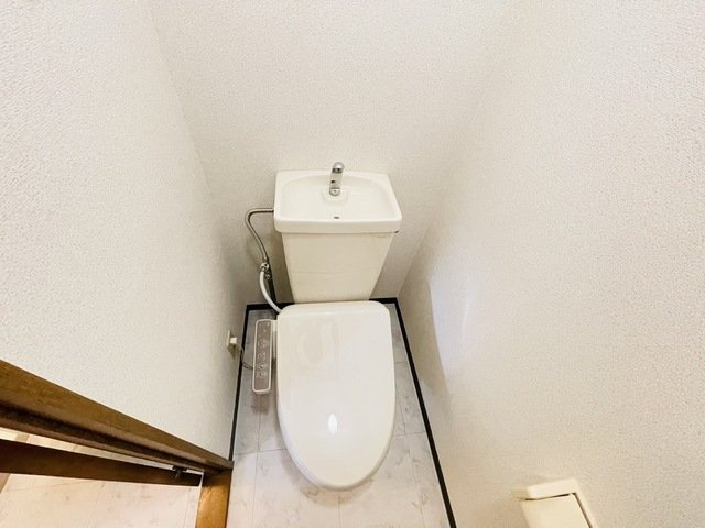 サンコーポＢのトイレ|落ち着いた色調のトイレです