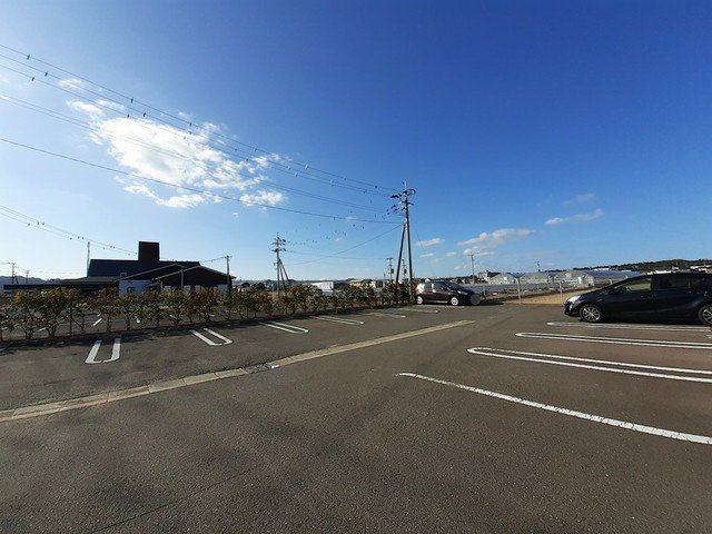 ルイシャトレ鏡の駐車場|駐車スペースもあります