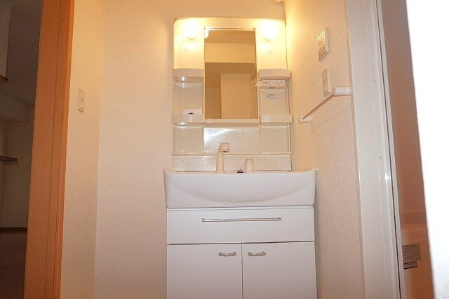 ボヌールＢの洗面所|脱衣スペースもあります