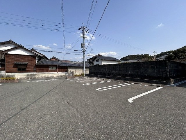 ベルセフォネⅢの駐車場|駐車スペースもあります