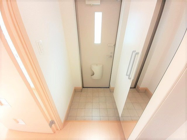 ジュネス原１番館の玄関|落ち着いた玄関です
