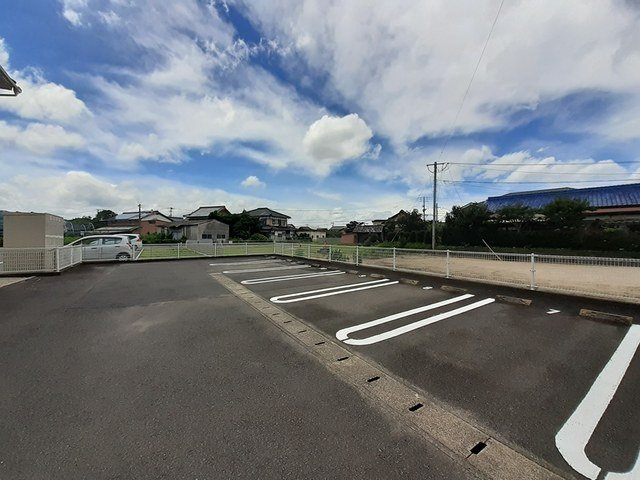 コモドポストの駐車場|カースペースがあります